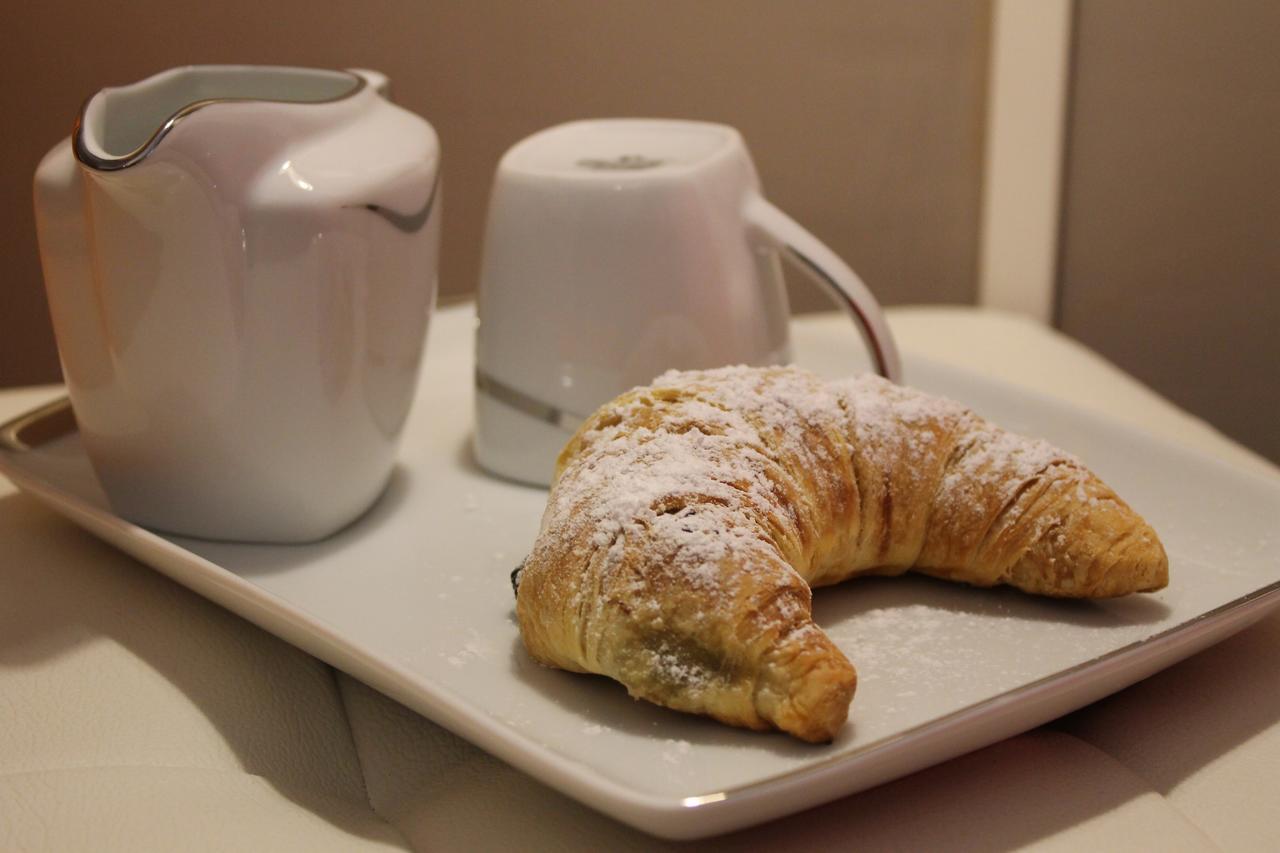 Al 68 Di Piazza Cavour Bed & Breakfast Napoli